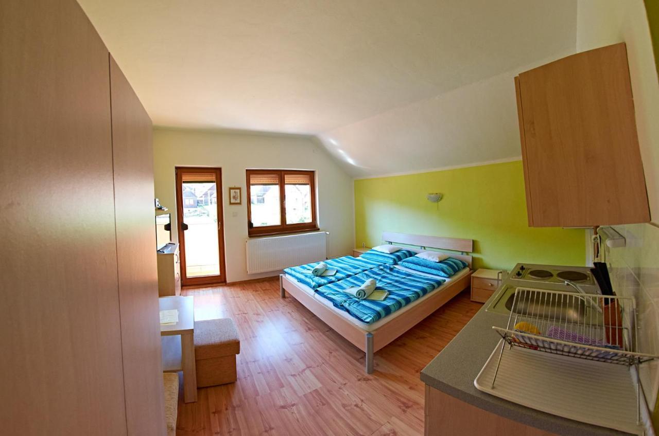 Vila Rhea Važec Extérieur photo